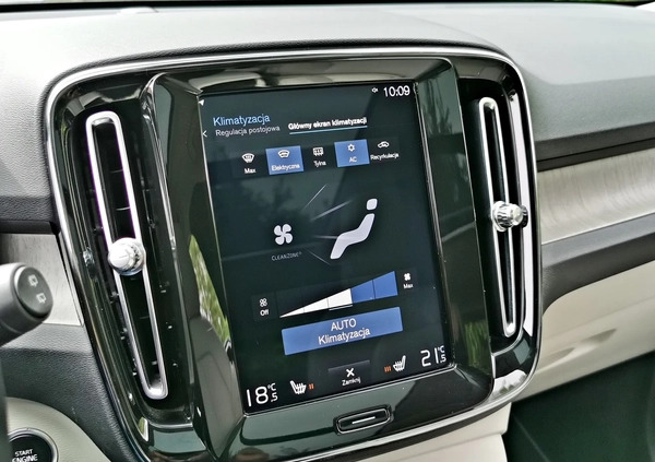 Volvo XC 40 cena 116800 przebieg: 122000, rok produkcji 2019 z Świdnica małe 742